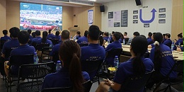 摩登6魔术贴停工组织全员观礼阅兵：以实业初心致敬民族精神，以创新使命引领行业未来